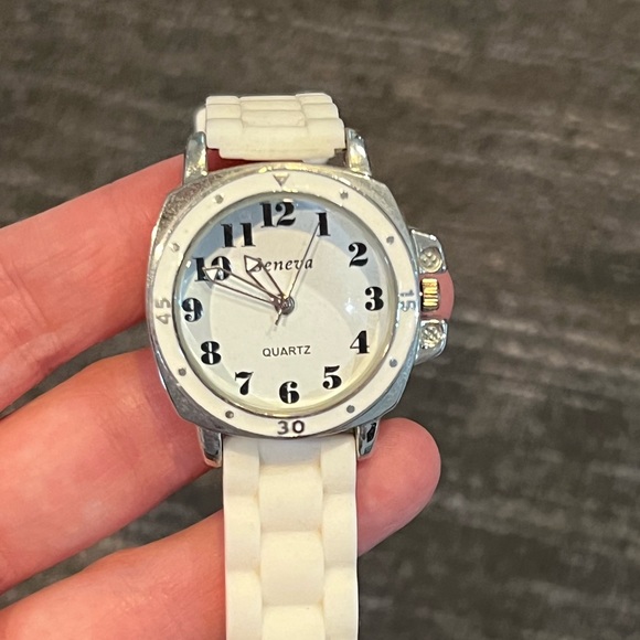 Geneva Watch - Picture 5 of 6